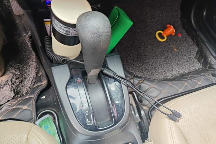 Used Honda Fit 2016 1.5L LXS CVT Comfort Sunroof Version Gear Lever