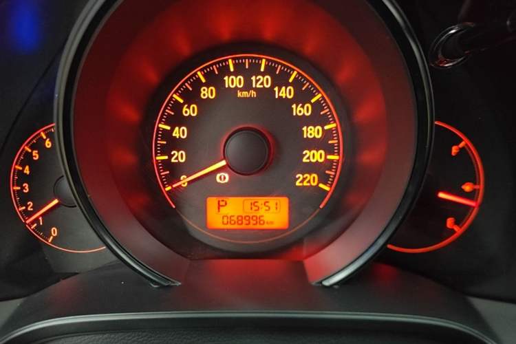 Used Honda Fit 2016 1.5L LX CVT Comfort Model Instrument Cluster