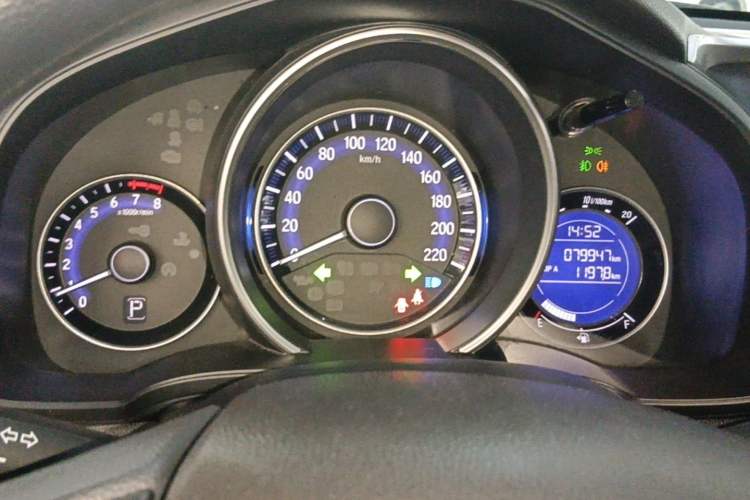 Used Honda Fit 2016 1.5L SE CVT Fashion Model Instrument Cluster