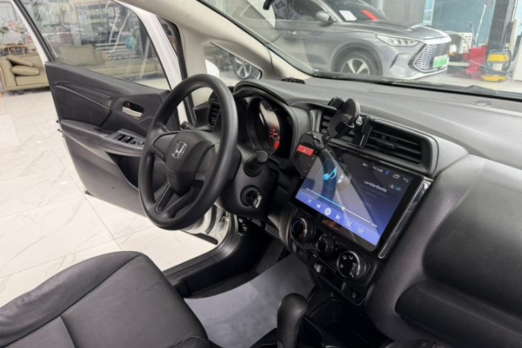 Used Honda Fit 2016 1.5L LX CVT Comfort Model Interior 1