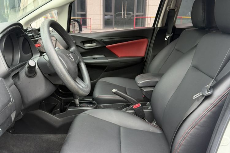 Used Honda Fit 2016 1.5L LX CVT Comfort Model Interior 2