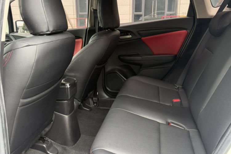 Used Honda Fit 2016 1.5L LX CVT Comfort Model Interior 3