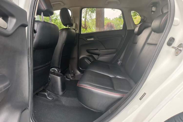 Used Honda Fit 2016 1.5L LX CVT Comfort Model Interior 3
