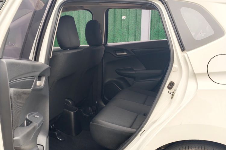 Used Honda Fit 2016 1.5L LXS CVT Comfort Sunroof Version Interior 3
