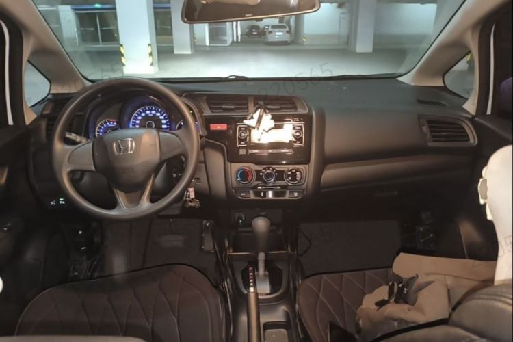 Used Honda Fit 2016 1.5L LXS CVT Comfort Sunroof Version Interior 3