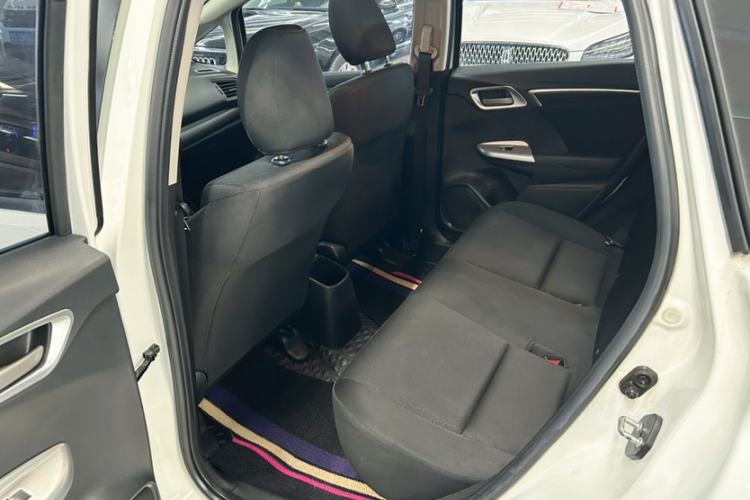 Used Honda Fit 2016 1.5L LXS CVT Comfort Sunroof Version Interior 3
