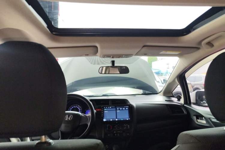 Used Honda Fit 2016 1.5L LXS CVT Comfort Sunroof Version Interior 3