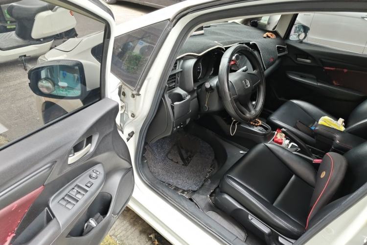 Used Honda Fit 2016 1.5L LXS CVT Comfort Sunroof Version Interior 3