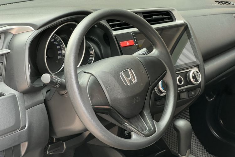 Used Honda Fit 2016 1.5L SE CVT Fashion Model Interior 4