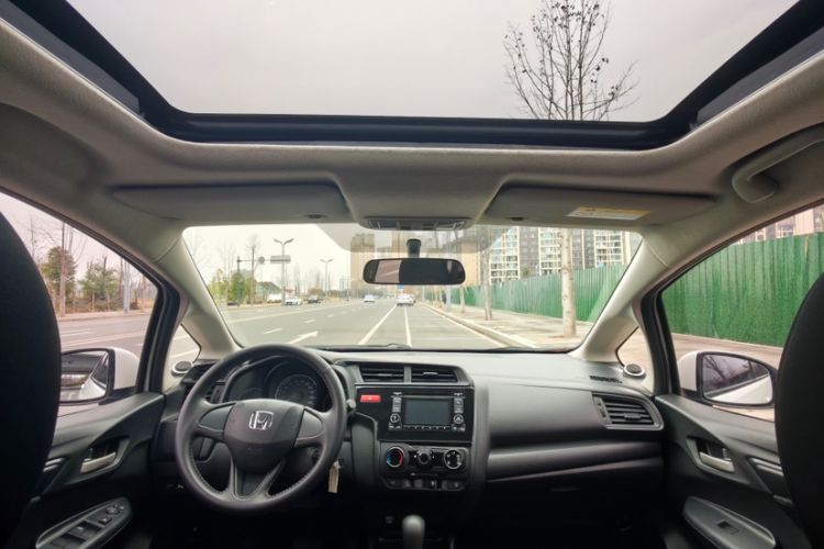 Used Honda Fit 2016 1.5L LXS CVT Comfort Sunroof Version Interior 4