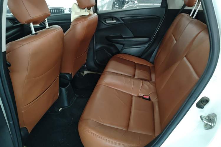 Used Honda Fit 2016 1.5L LX Manual Comfort Model Interior 4