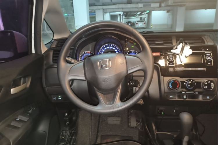 Used Honda Fit 2016 1.5L LXS CVT Comfort Sunroof Version Interior 4