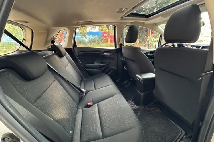 Used Honda Fit 2016 1.5L LXS CVT Comfort Sunroof Version Interior 4