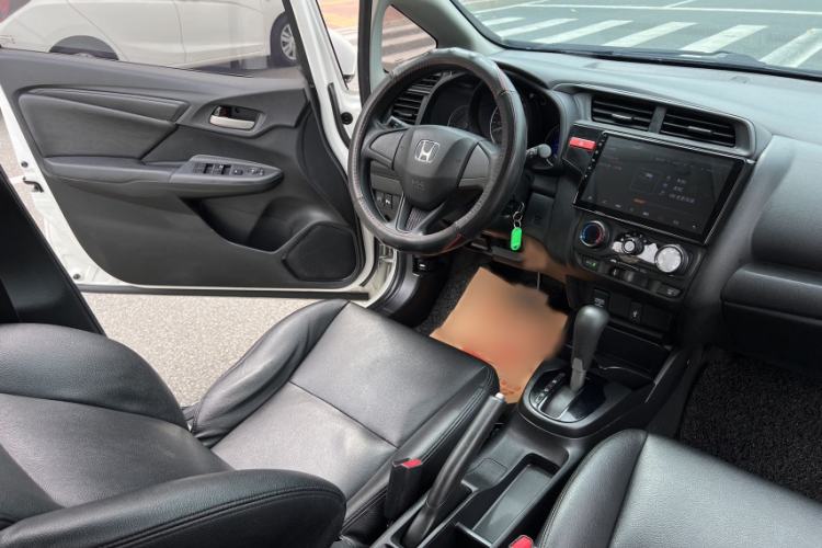Used Honda Fit 2016 1.5L LXS CVT Comfort Sunroof Version Interior 4