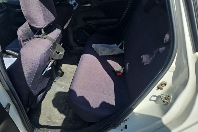 Used Honda Fit 2016 1.5L LXS CVT Comfort Sunroof Version Interior 4