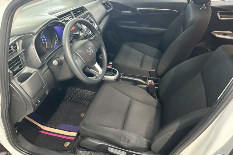 Used Honda Fit 2016 1.5L LXS CVT Comfort Sunroof Version Interior 5