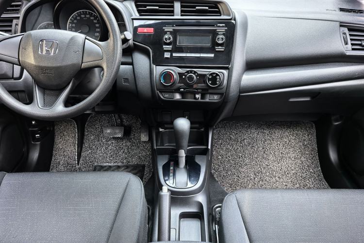 Used Honda Fit 2016 1.5L LXS CVT Comfort Sunroof Version Interior 5