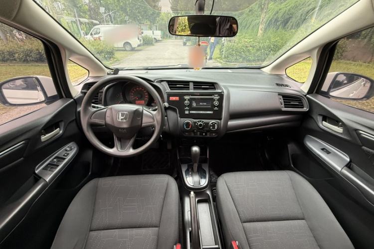 Used Honda Fit 2016 1.5L LX CVT Comfort Model Interior 6