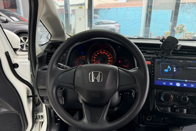 Used Honda Fit 2016 1.5L LX CVT Comfort Model Interior 7