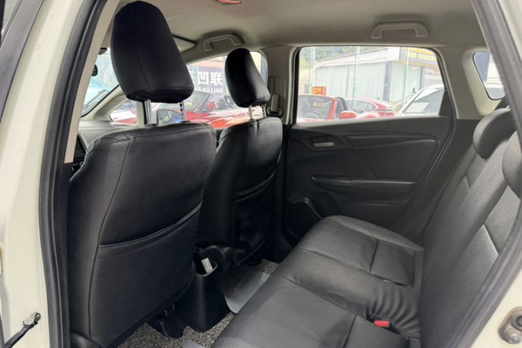 Used Honda Fit 2016 1.5L LX CVT Comfort Model Interior 8