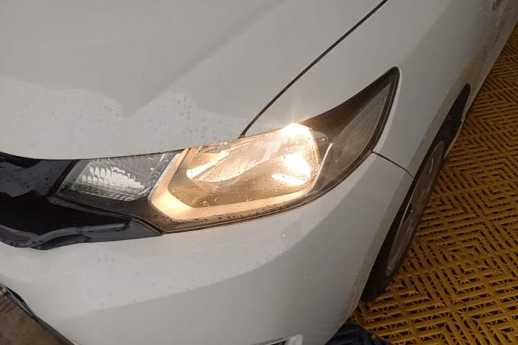 Used Honda Fit 2016 1.5L LX CVT Comfort Model Left Front Headlight