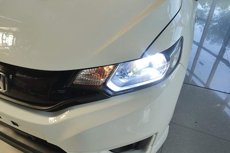 Used Honda Fit 2016 1.5L LX CVT Comfort Model Left Front Headlight