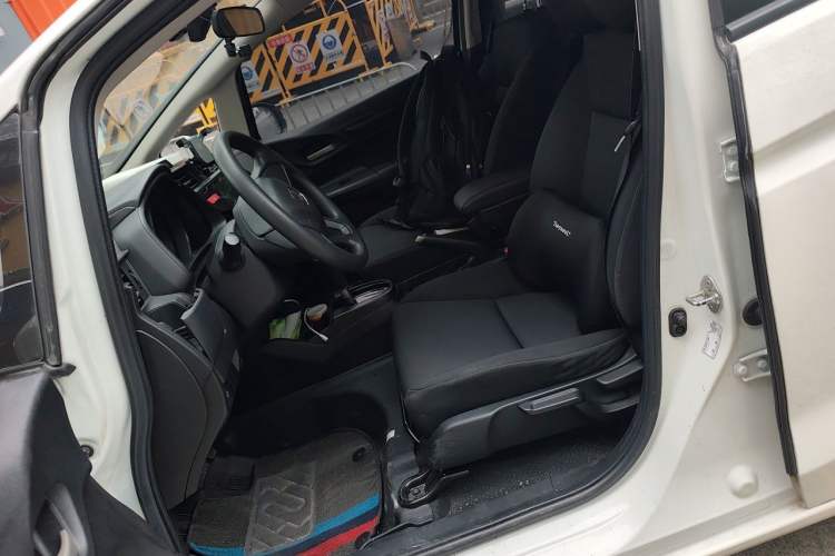 Used Honda Fit 2016 1.5L LX CVT Comfort Model Left Front Seat