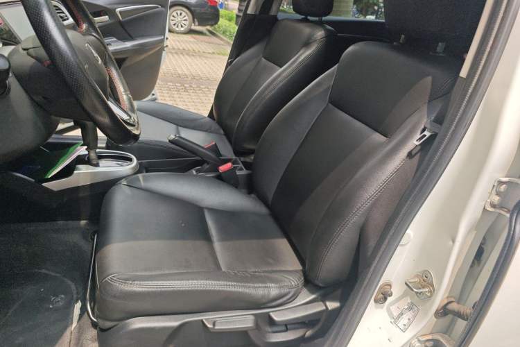Used Honda Fit 2016 1.5L SES CVT Fashion Sunroof Edition Left Front Seat