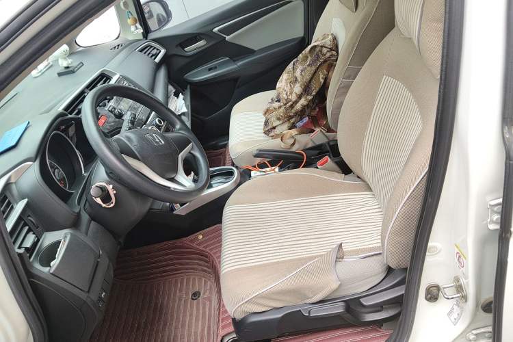 Used Honda Fit 2016 1.5L EX CVT Elite Edition Left Front Seat