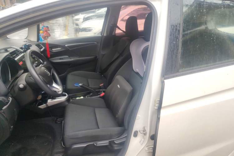 Used Honda Fit 2016 1.5L SE CVT Fashion Model Left Front Seat