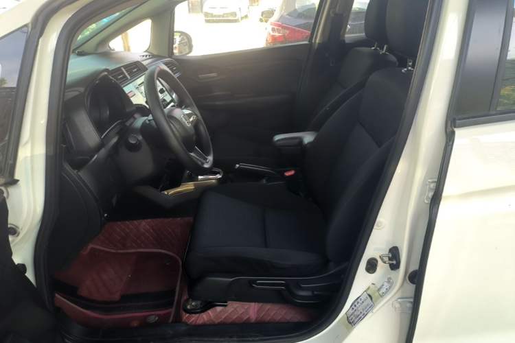 Used Honda Fit 2016 1.5L LXS CVT Comfort Sunroof Version Left Front Seat