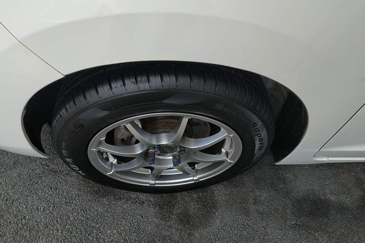 Used Honda Fit 2016 1.5L LX CVT Comfort Model Left Front Wheel Hub