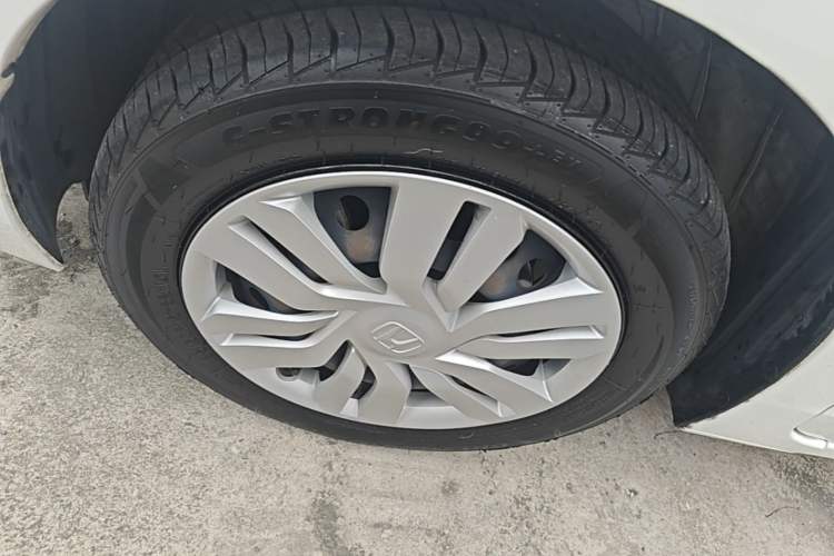 Used Honda Fit 2016 1.5L LX CVT Comfort Model Left Front Wheel Hub