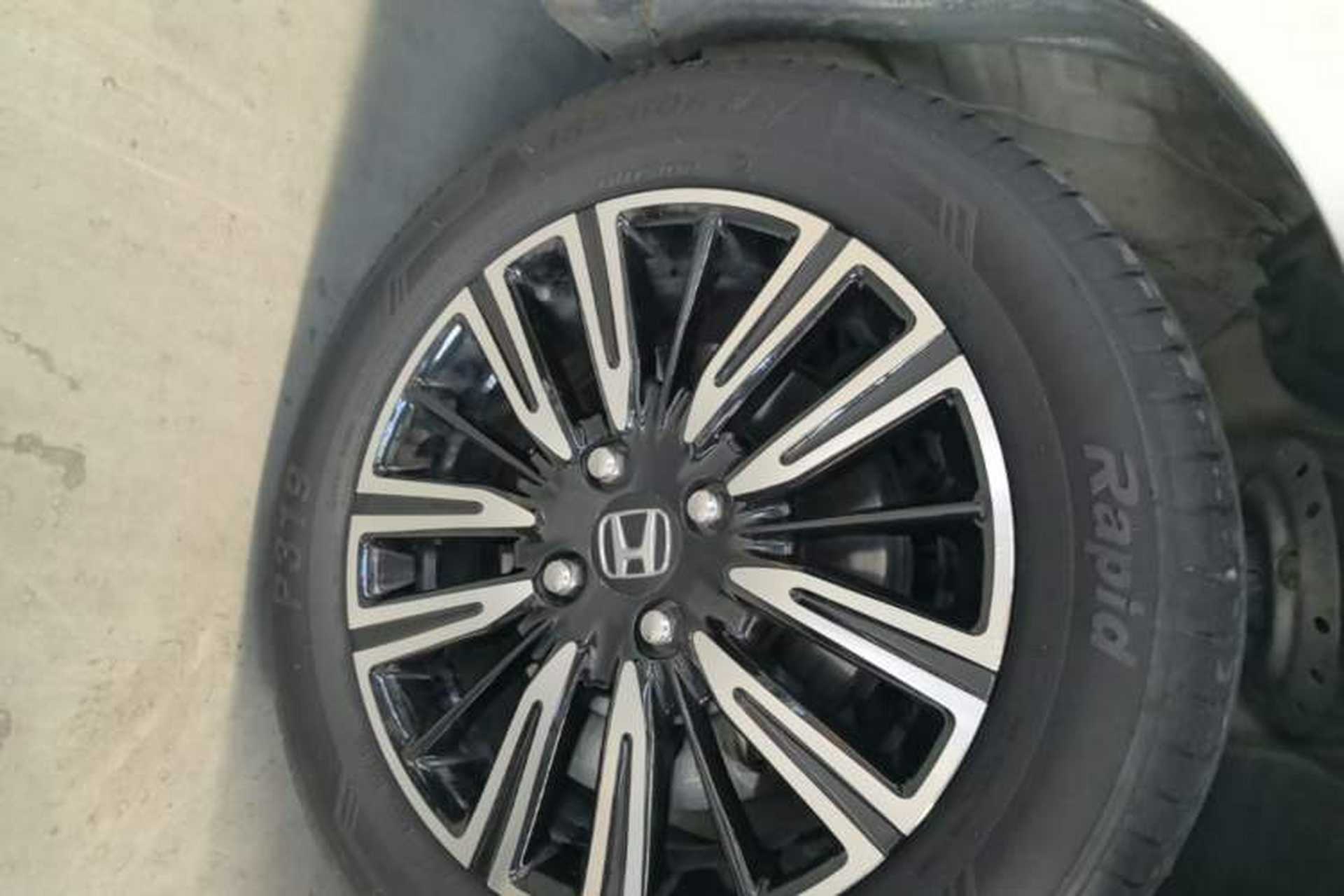 Used Honda Fit 2016 1.5L LXS CVT Comfort Sunroof Version Left Front Wheel Hub