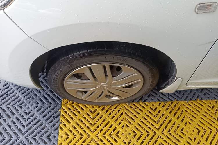 Used Honda Fit 2016 1.5L LX CVT Comfort Model Left Front Wheel Hub