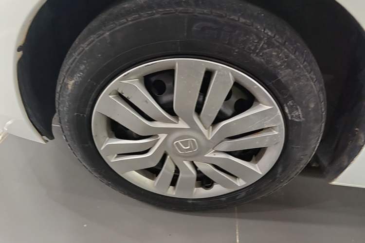 Used Honda Fit 2016 1.5L LX CVT Comfort Model Left Front Wheel Hub