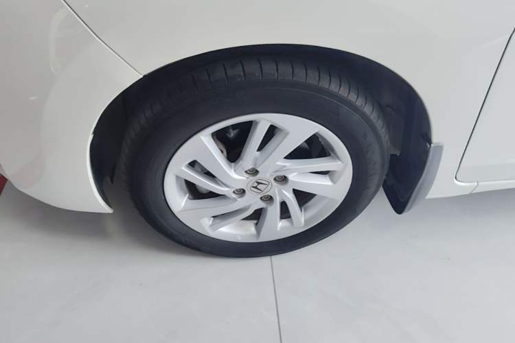 Used Honda Fit 2016 1.5L LX CVT Comfort Model Left Front Wheel Hub