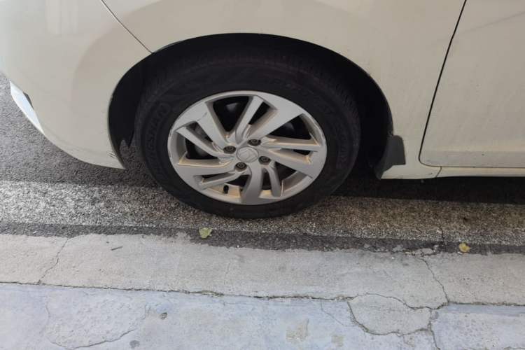 Used Honda Fit 2016 1.5L LXS CVT Comfort Sunroof Version Left Front Wheel Hub