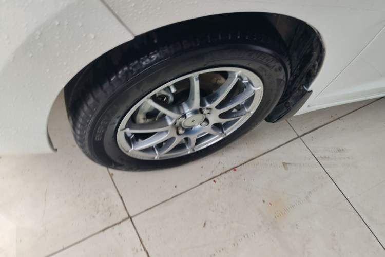 Used Honda Fit 2016 1.5L LXS CVT Comfort Sunroof Version Left Front Wheel Hub