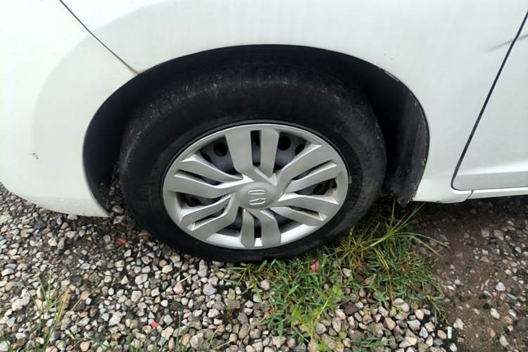 Used Honda Fit 2016 1.5L LX Manual Comfort Model Left Front Wheel Hub