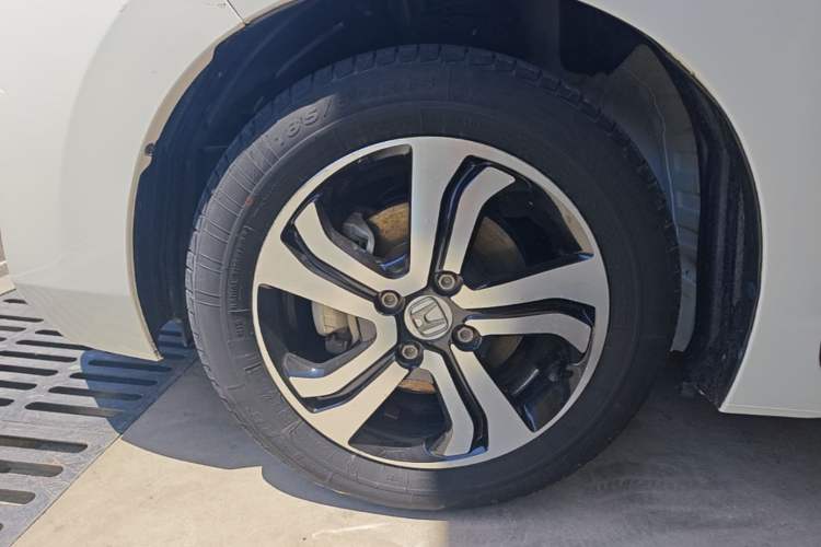Used Honda Fit 2016 1.5L LXS CVT Comfort Sunroof Version Left Front Wheel Hub