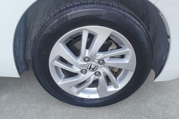 Used Honda Fit 2016 1.5L SES CVT Fashion Sunroof Edition Left Front Wheel Hub