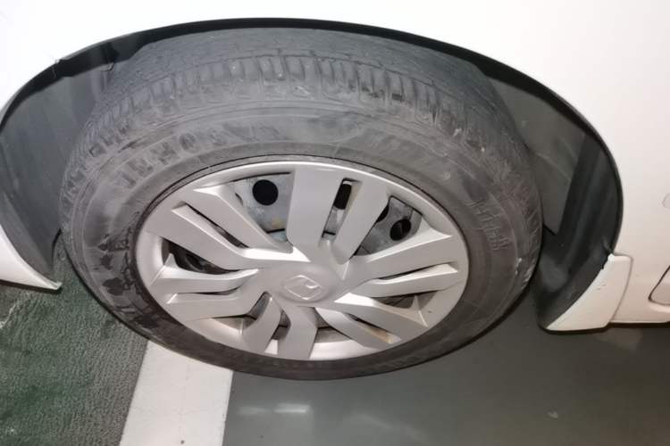 Used Honda Fit 2016 1.5L LX CVT Comfort Model Left Front Wheel Hub
