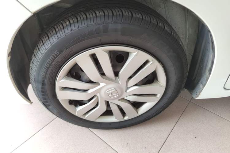 Used Honda Fit 2016 1.5L LX Manual Comfort Model Left Front Wheel Hub