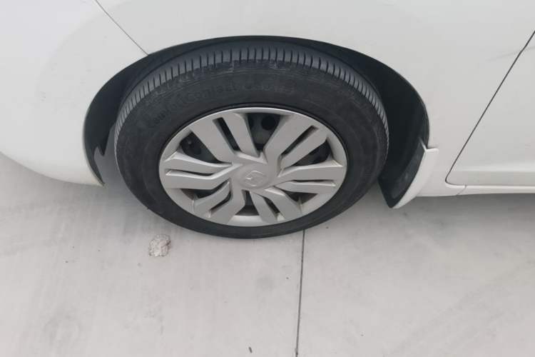 Used Honda Fit 2016 1.5L LX CVT Comfort Model Left Front Wheel Hub