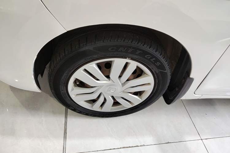 Used Honda Fit 2016 1.5L LX CVT Comfort Model Left Front Wheel Hub
