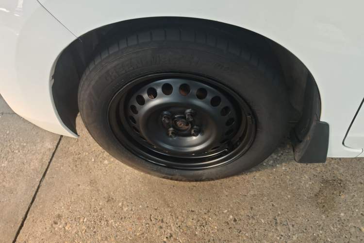 Used Honda Fit 2016 1.5L LXS CVT Comfort Sunroof Version Left Front Wheel Hub