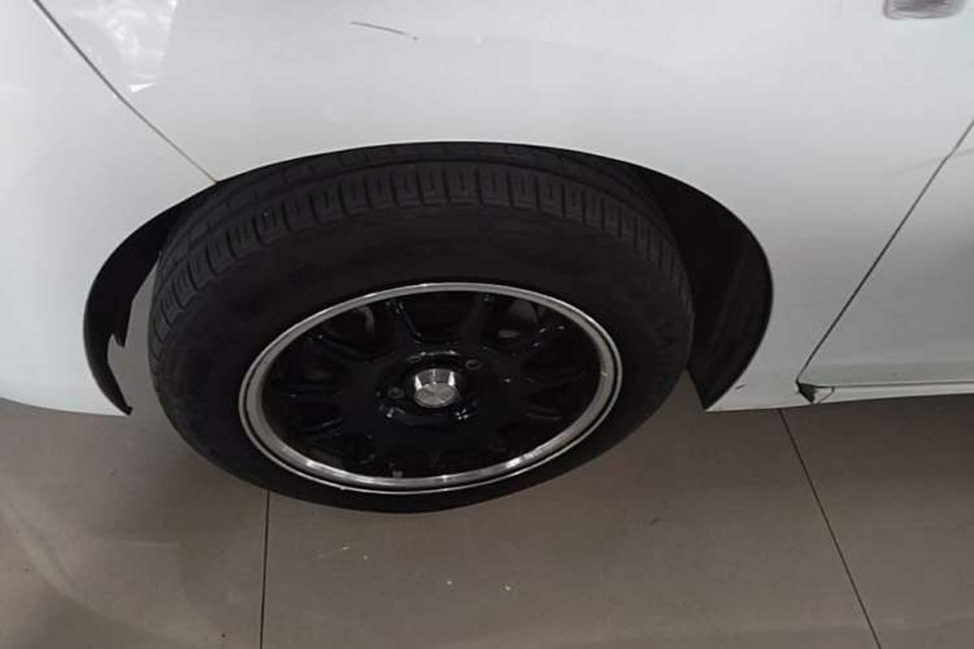 Used Honda Fit 2016 1.5L LX CVT Comfort Model Left Front Wheel Hub