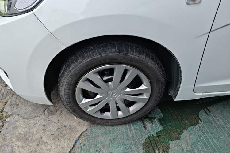 Used Honda Fit 2016 1.5L LX CVT Comfort Model Left Front Wheel Hub