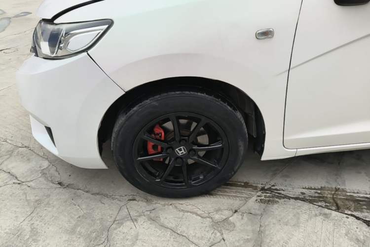 Used Honda Fit 2016 1.5L LX CVT Comfort Model Left Front Wheel Hub